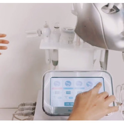 Hydrafacial veido priežiūros aparatas 8-1
