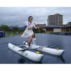 Pramoginis pripučiamas vandens dviratis